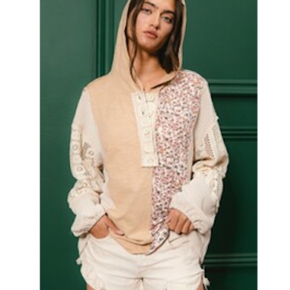 "The Ember" The Floral & Lace Combo Buttoned Hoodie Top - Picture 1 of 2